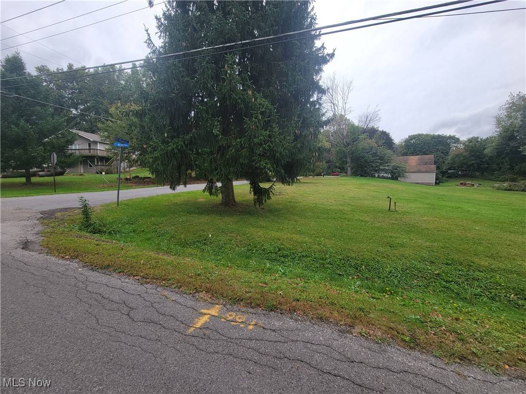 Akron, OH 44312,2439 Sadler ST