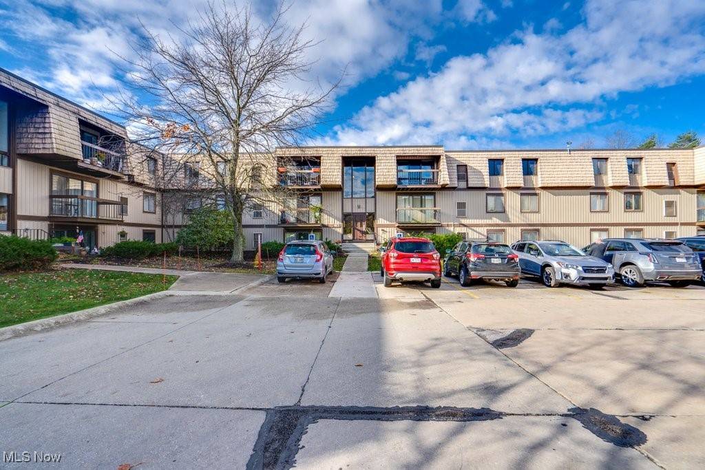 North Royalton, OH 44133,9830 Sunrise BLVD #S-16