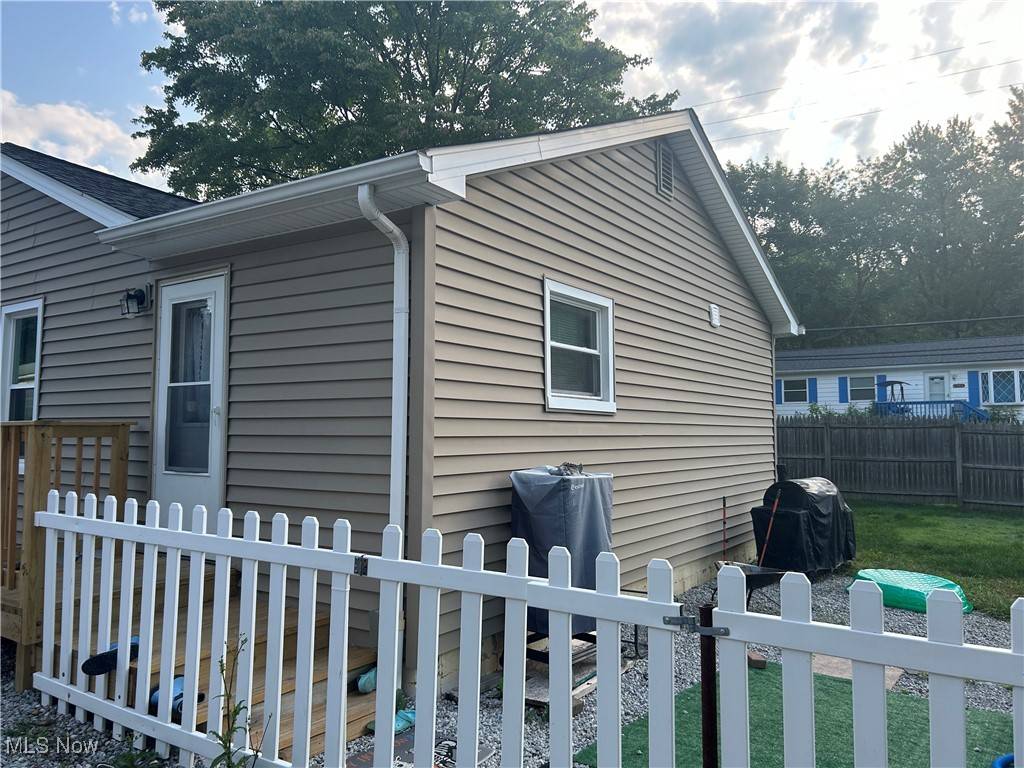 Akron, OH 44310,1040 Jean AVE