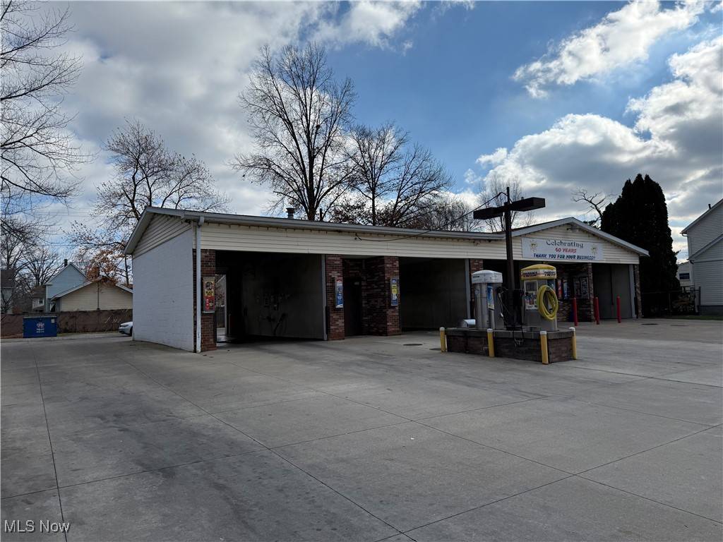 Elyria, OH 44035,318-322-330 Prospect