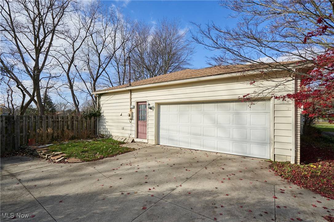 Silver Lake, OH 44224,2920 Thomas DR