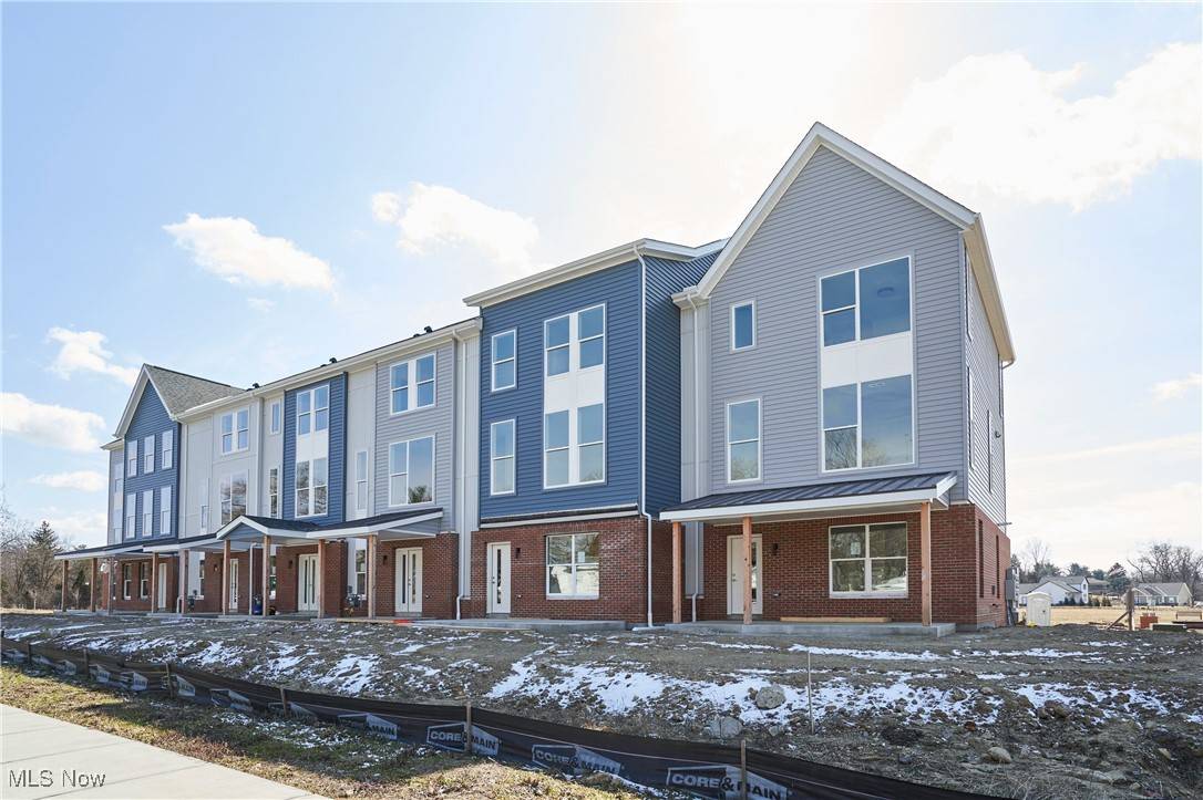 Akron, OH 44313,606 Mull AVE #13