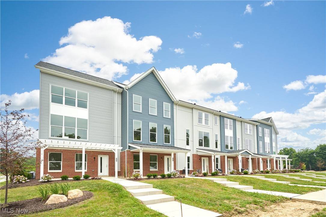 Akron, OH 44313,604 Mull AVE #12