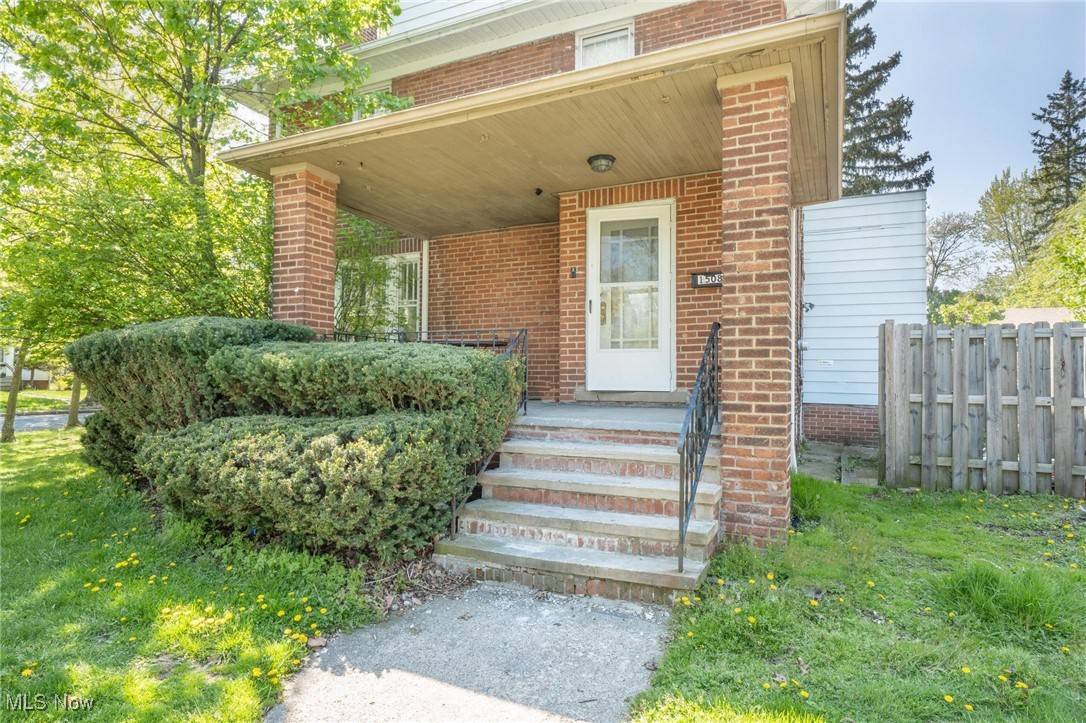 Cleveland Heights, OH 44121,1512 Parkhill RD