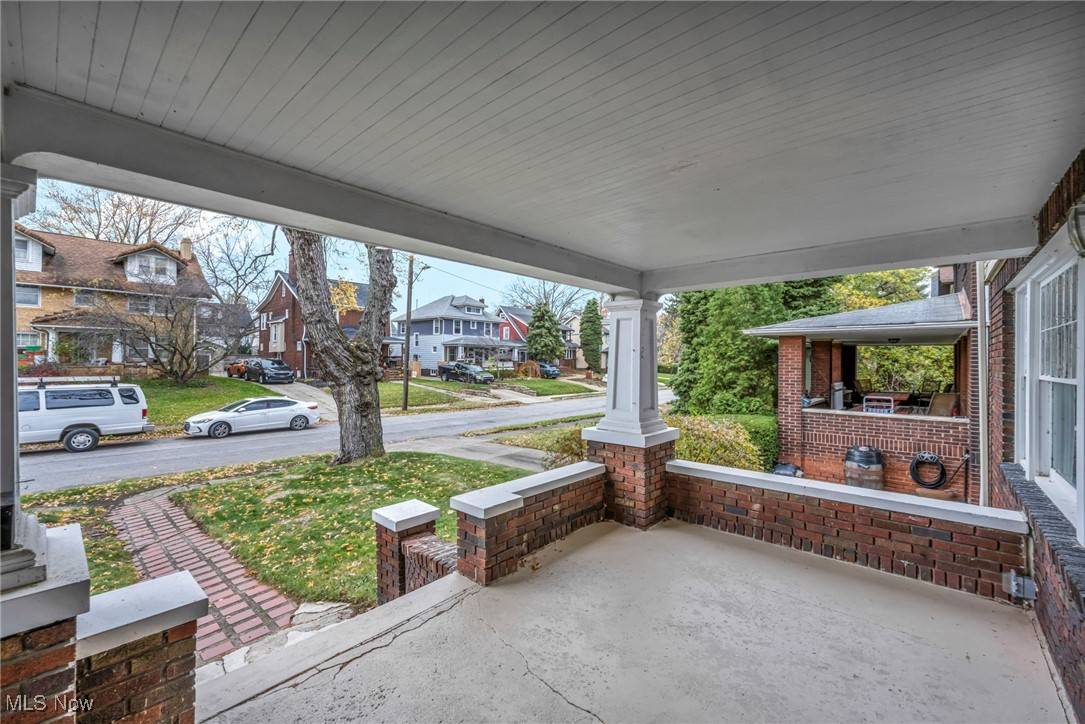 Cleveland, OH 44110,261 E 151st ST
