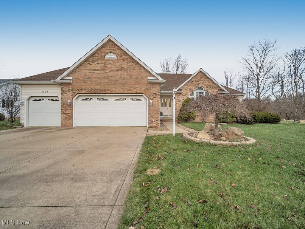 Sheffield Village, OH 44054,5329 Deercreek CT