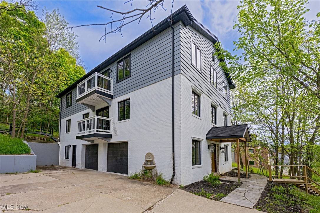 Chagrin Falls, OH 44022,58 W Orange ST
