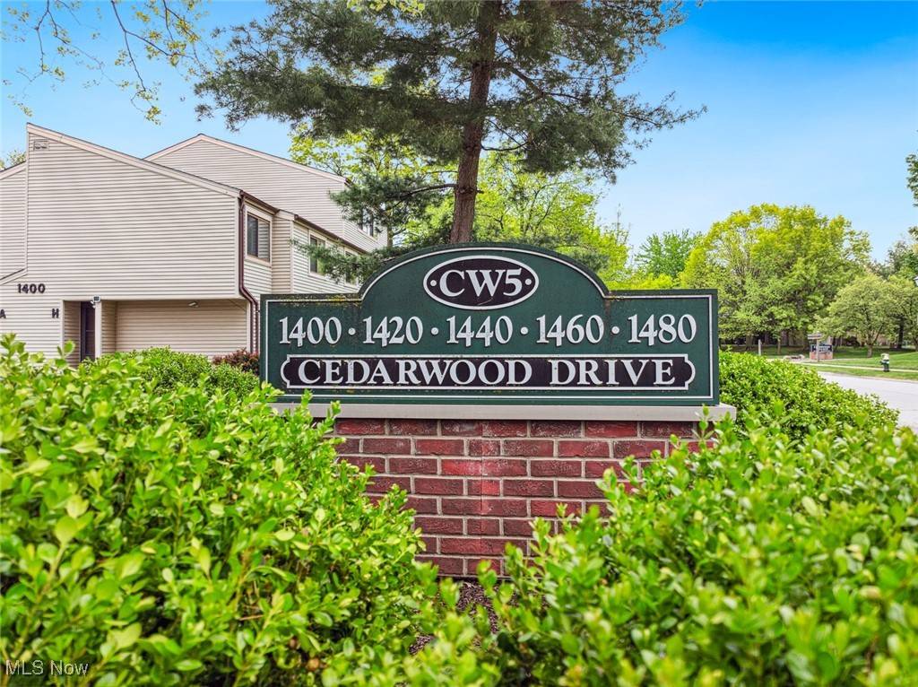Westlake, OH 44145,1328 Cedarwood DR #A3