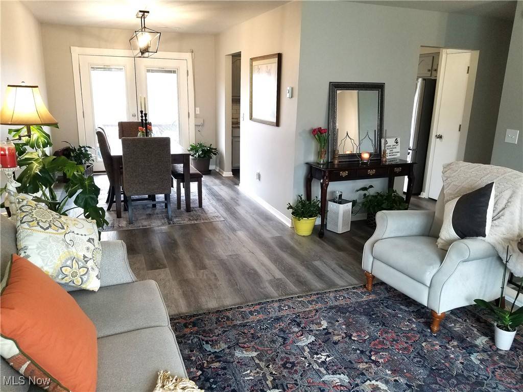 Elyria, OH 44035,109 Meadowfield CT