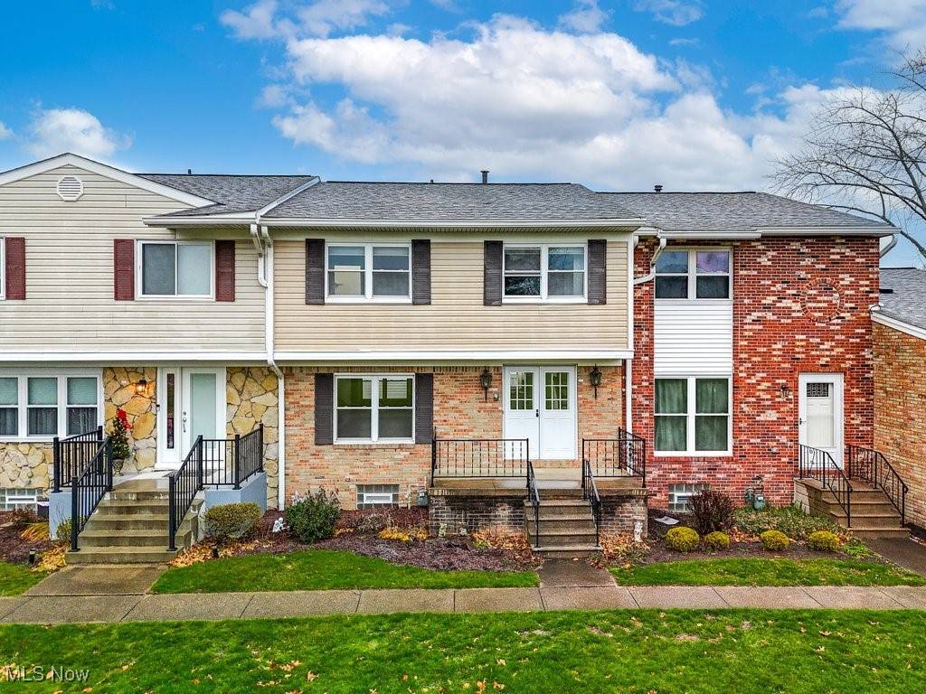Uniontown, OH 44685,2136 Beechtree DR