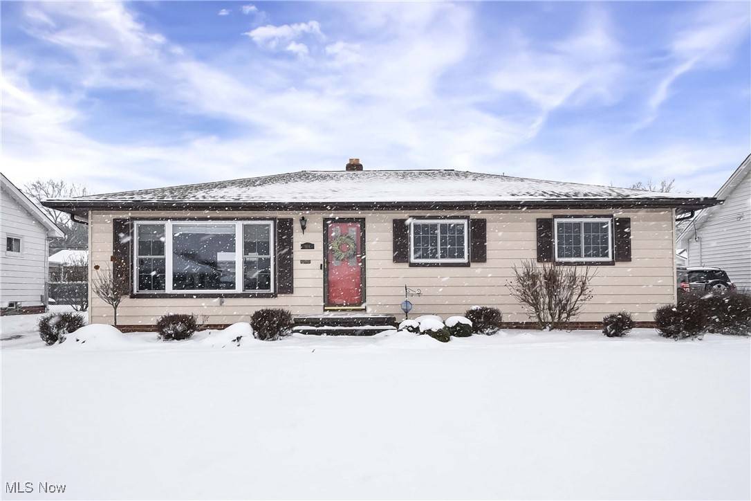 Seven Hills, OH 44131,324 E Parkleigh DR
