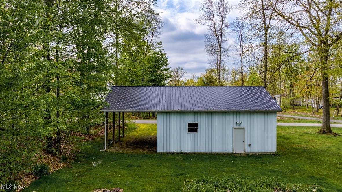 Roaming Shores, OH 44084,305 Morgan TER