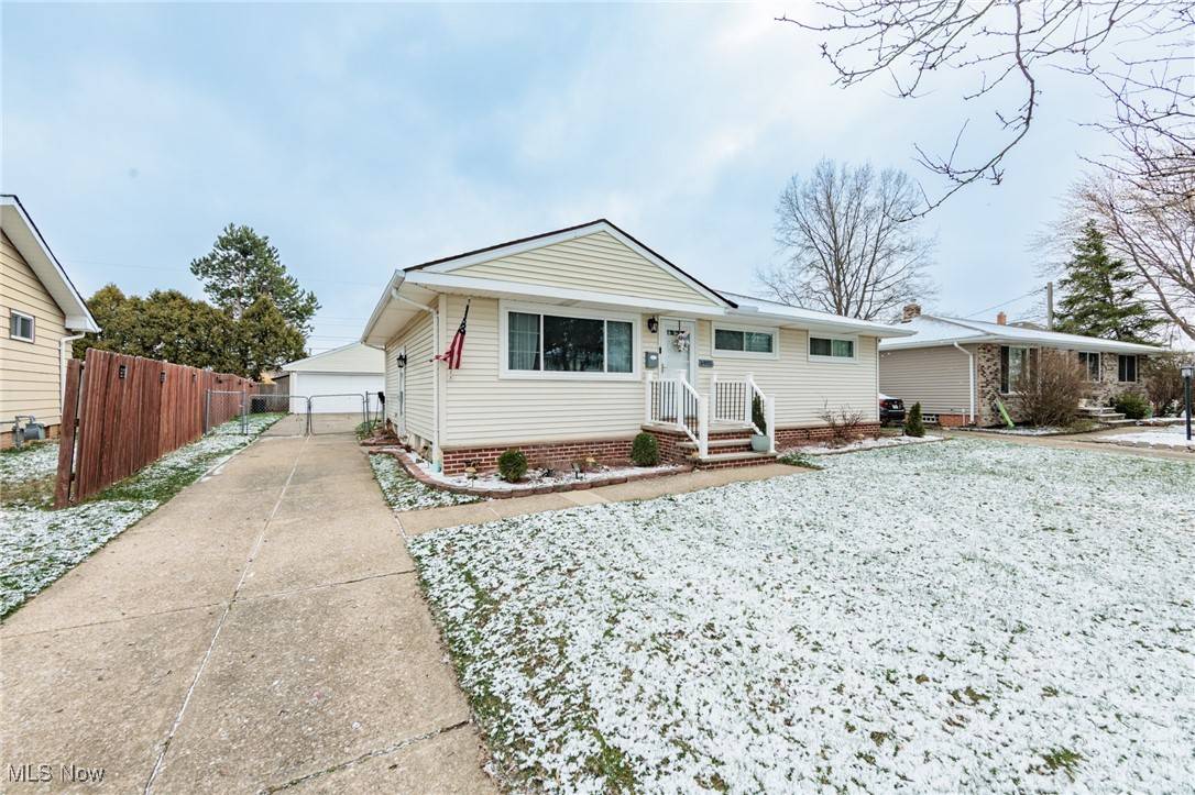 Parma Heights, OH 44130,6901 Revere RD