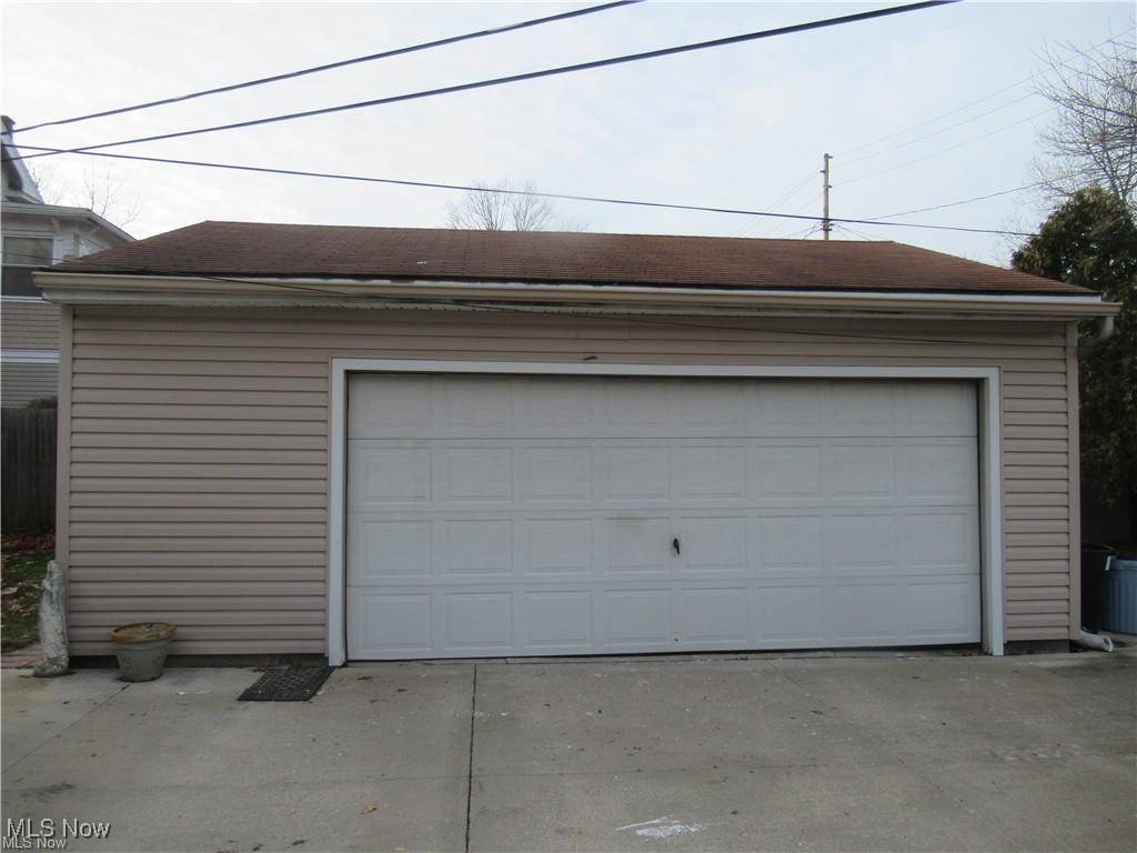 Lakewood, OH 44107,16900 Clifton BLVD