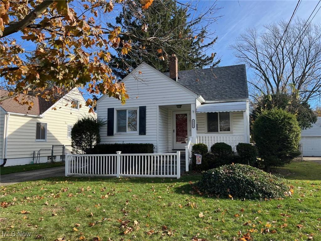 North Olmsted, OH 44070,5111 Lucydale AVE