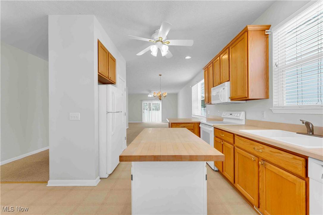 North Royalton, OH 44133,18238 Crystal Lakes DR