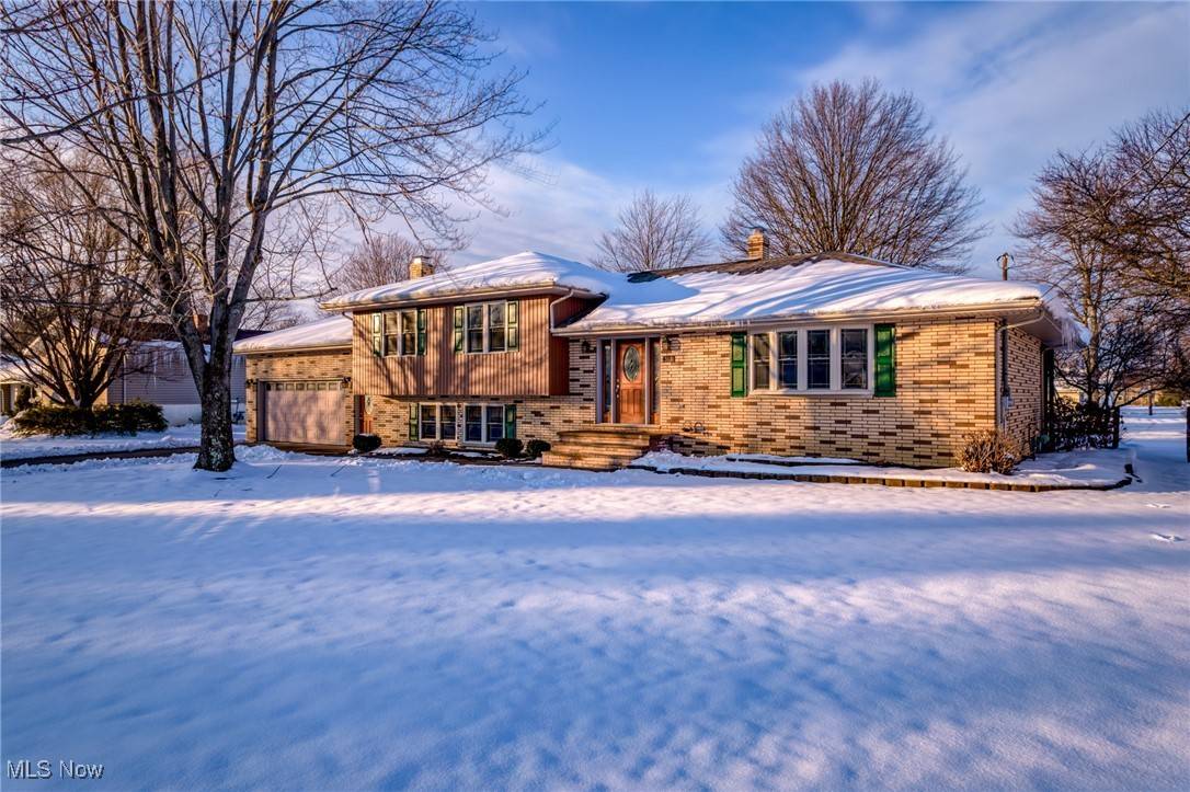 Jefferson, OH 44047,315 Kathleen DR