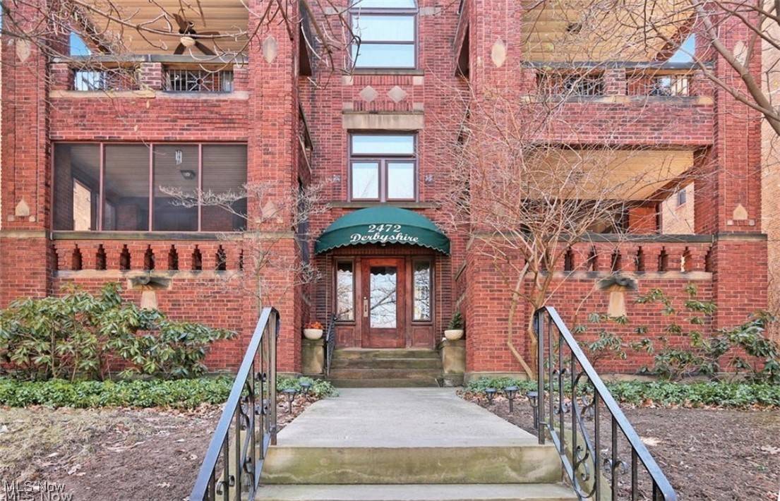 Cleveland Heights, OH 44106,2472 Derbyshire RD #6