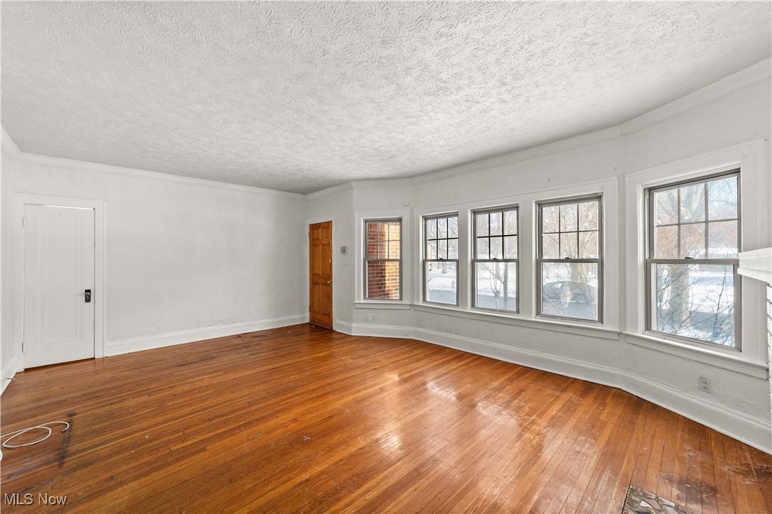 Cleveland Heights, OH 44118,1558 Ivydale RD