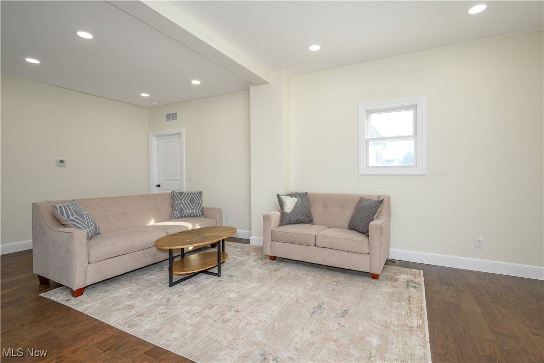 Munroe Falls, OH 44262,50 S River RD