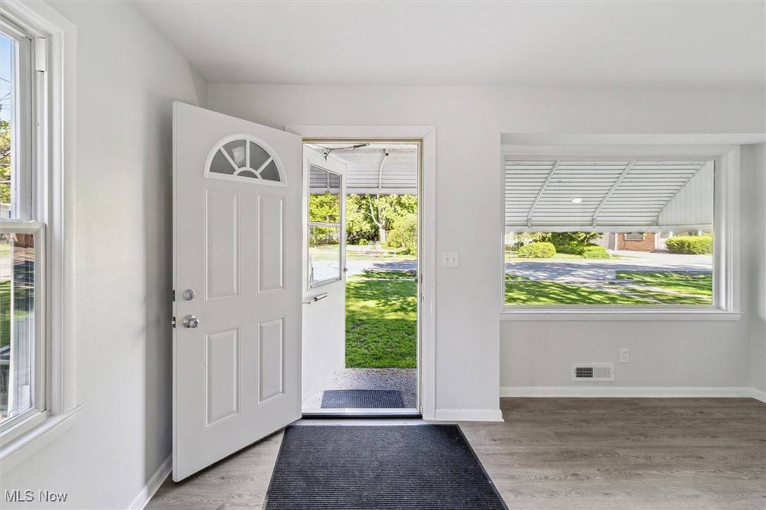 Avon Lake, OH 44012,193 Lear RD