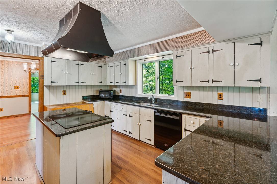 Wakeman, OH 44889,51689 Becker RD