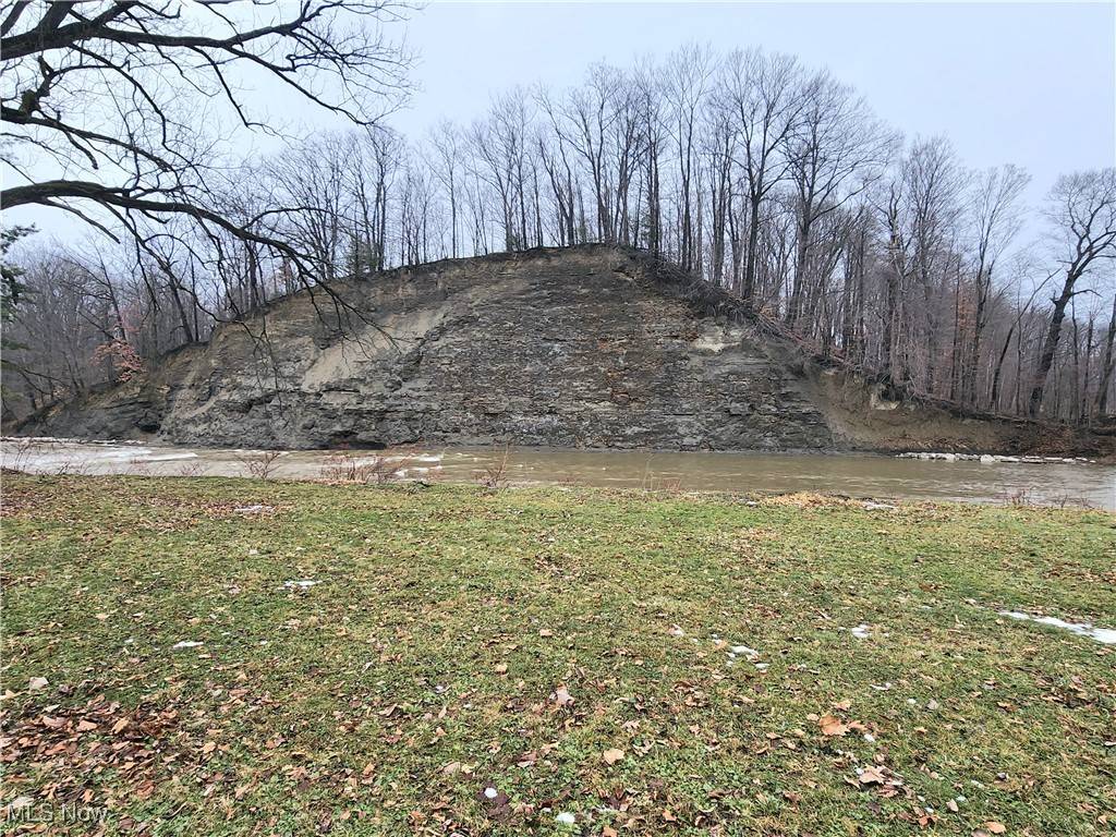 Willoughby Hills, OH 44094,2405 Trailard DR