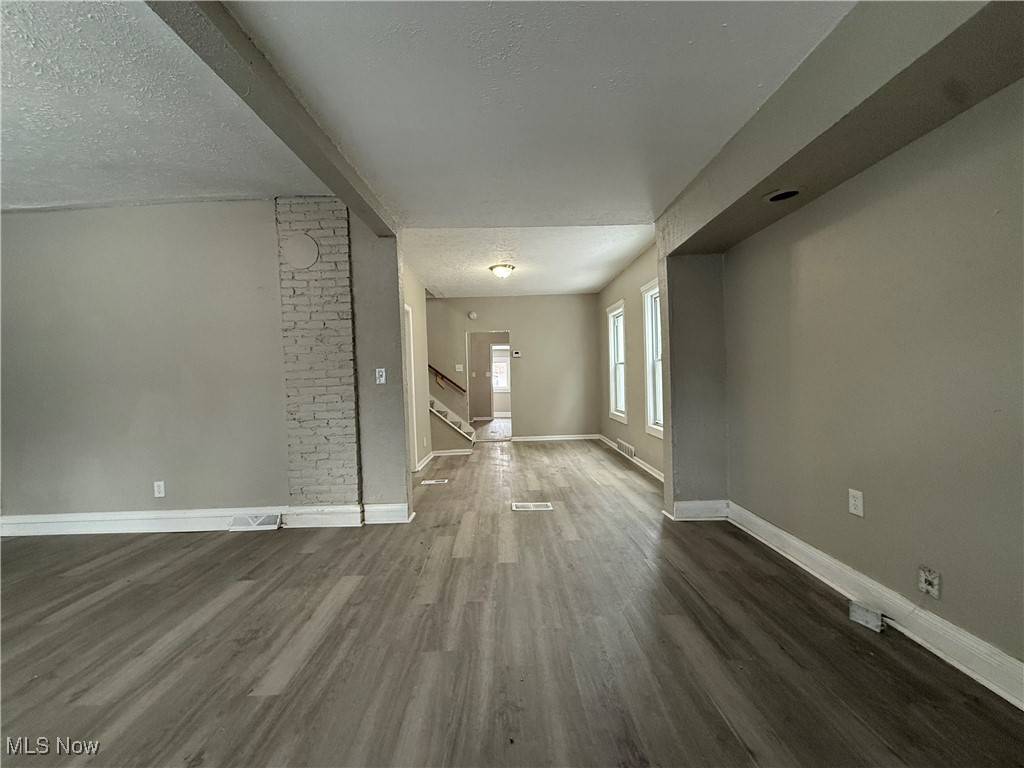 Cleveland, OH 44102,7508 Neville AVE