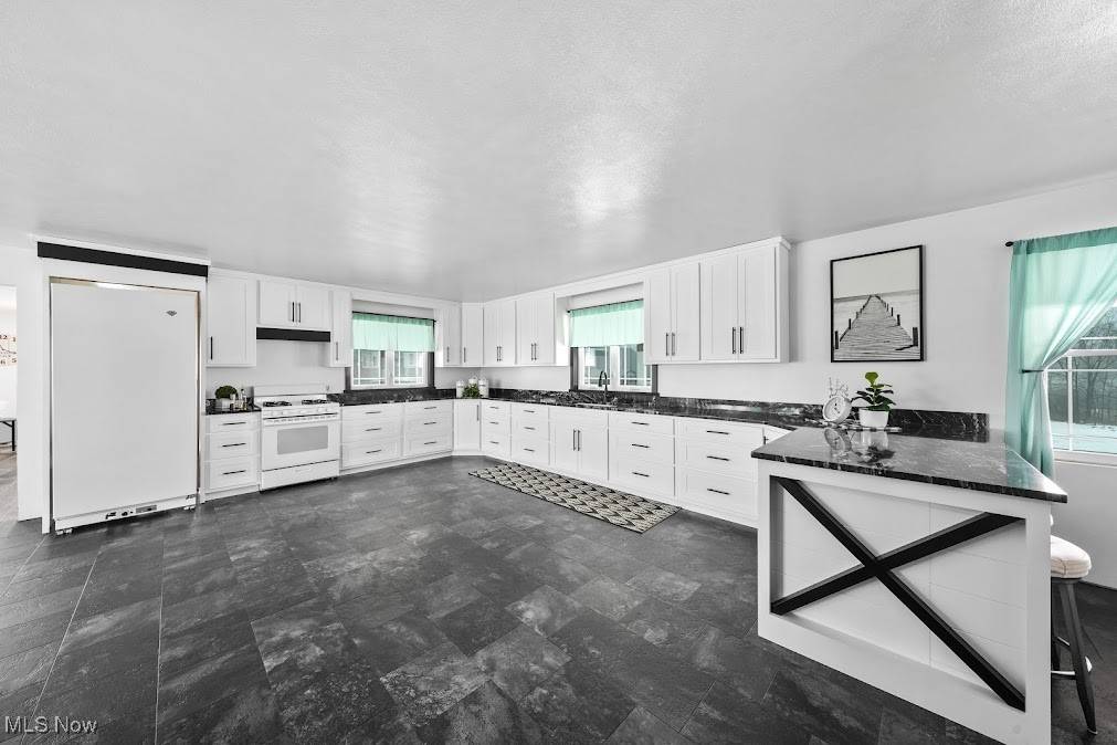 Garrettsville, OH 44231,10981 Bloom RD