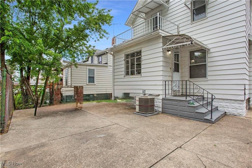 Akron, OH 44310,588 Robinette CT