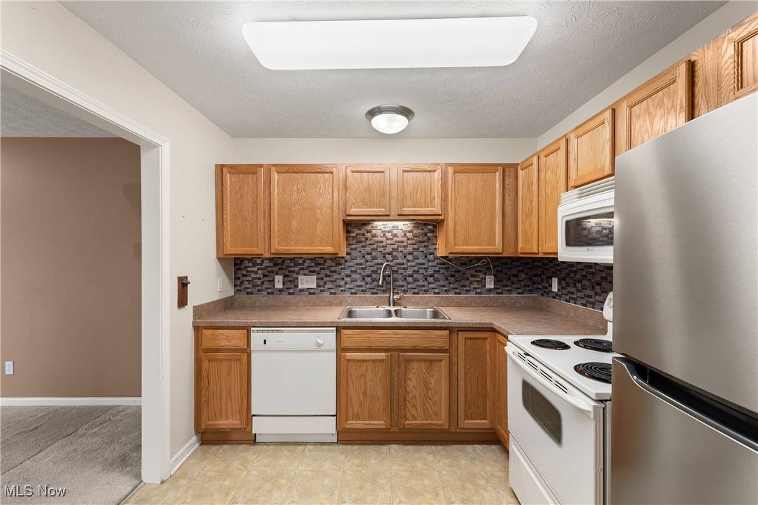 Medina, OH 44256,586 Birch Hill DR