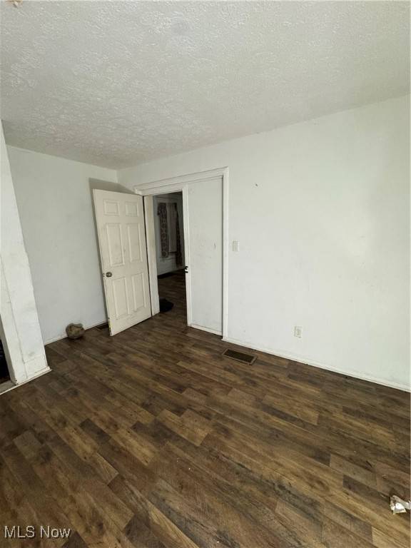 Akron, OH 44301,1055-1057 Yale ST