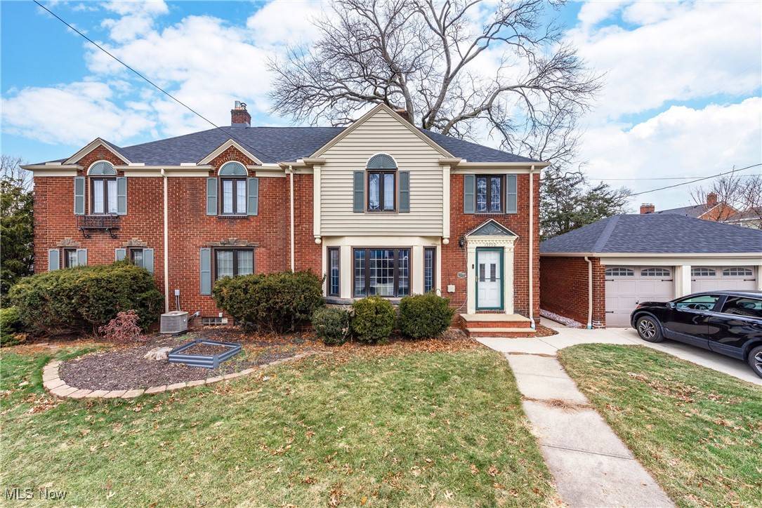 Lakewood, OH 44107,1545 Bunts RD