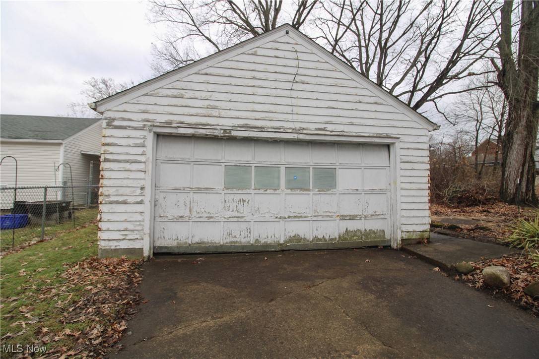 Struthers, OH 44471,128 Renee DR