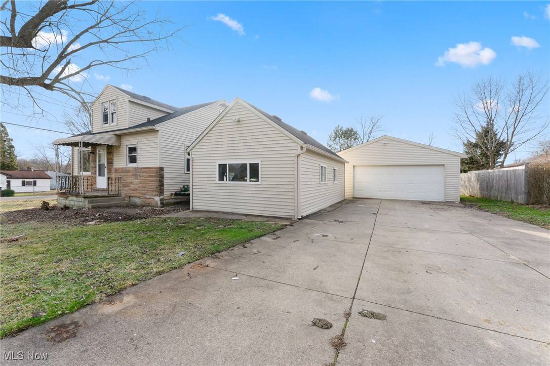 Akron, OH 44312,458 Edith AVE