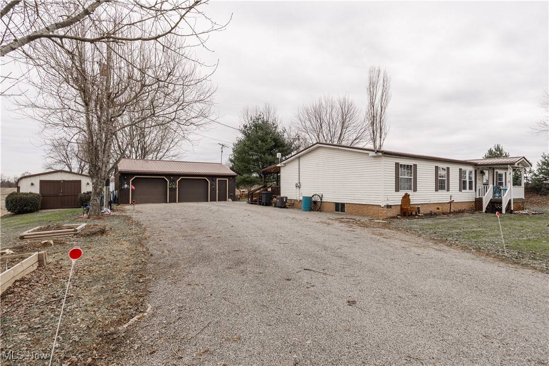 Amsterdam, OH 43903,5178 Brocade RD SE