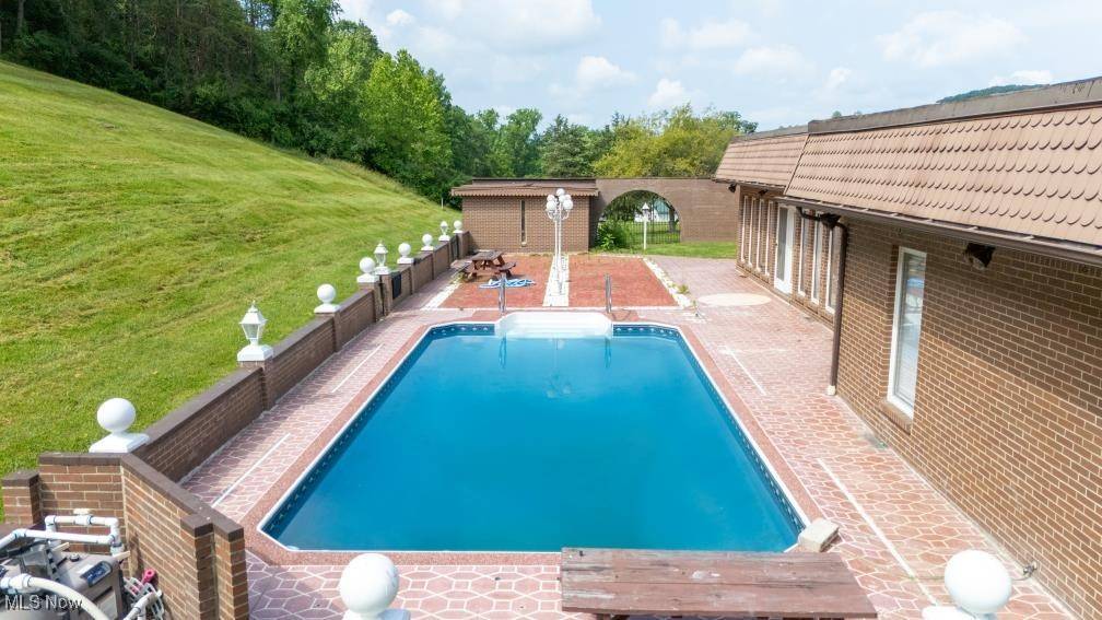 Ravenswood, WV 25275,6148 Parkersburg Road