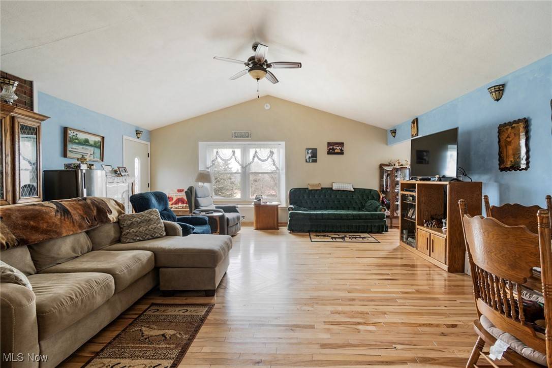 Wellsville, OH 43968,41571 State Route 39