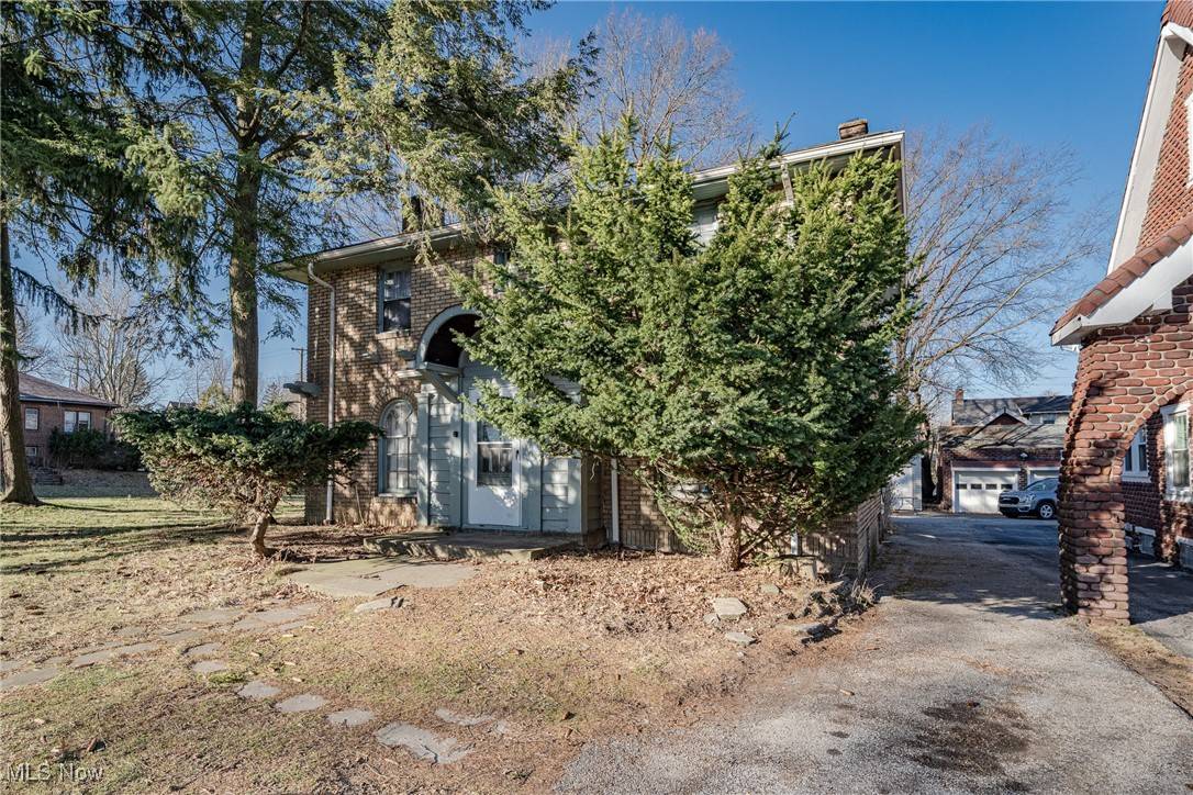 Cleveland Heights, OH 44118,1744 Lee RD