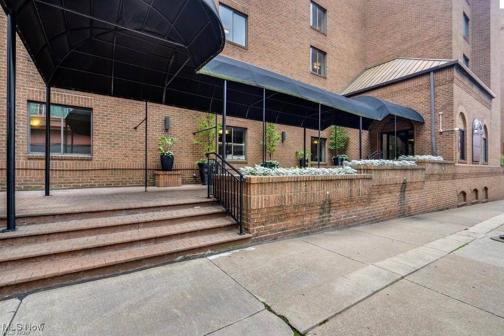 Cleveland, OH 44113,1444 W 10th ST #606