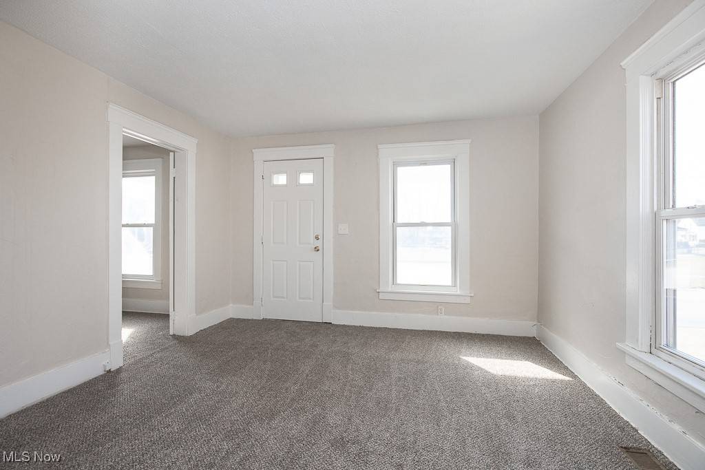 Lorain, OH 44052,1052 W 17th ST
