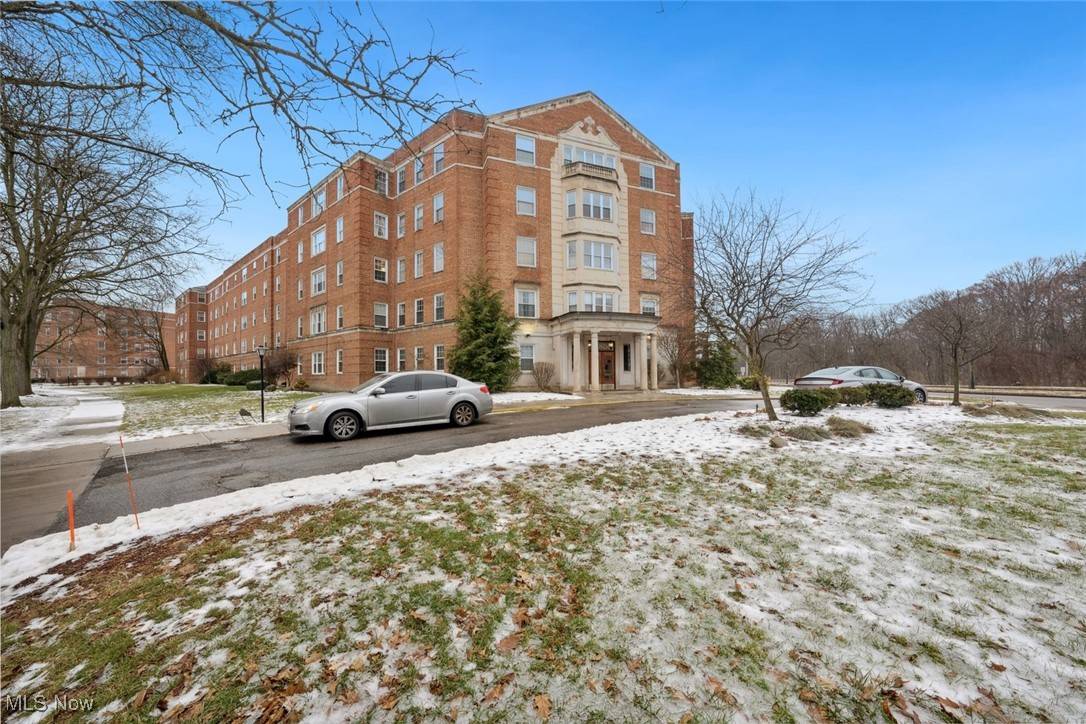 Shaker Heights, OH 44120,13800 Fairhill RD #508