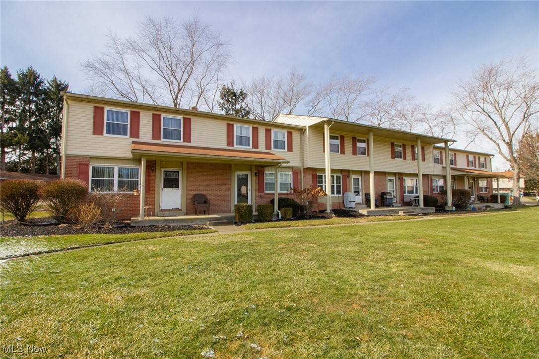 Canfield, OH 44406,335 Carriage LN