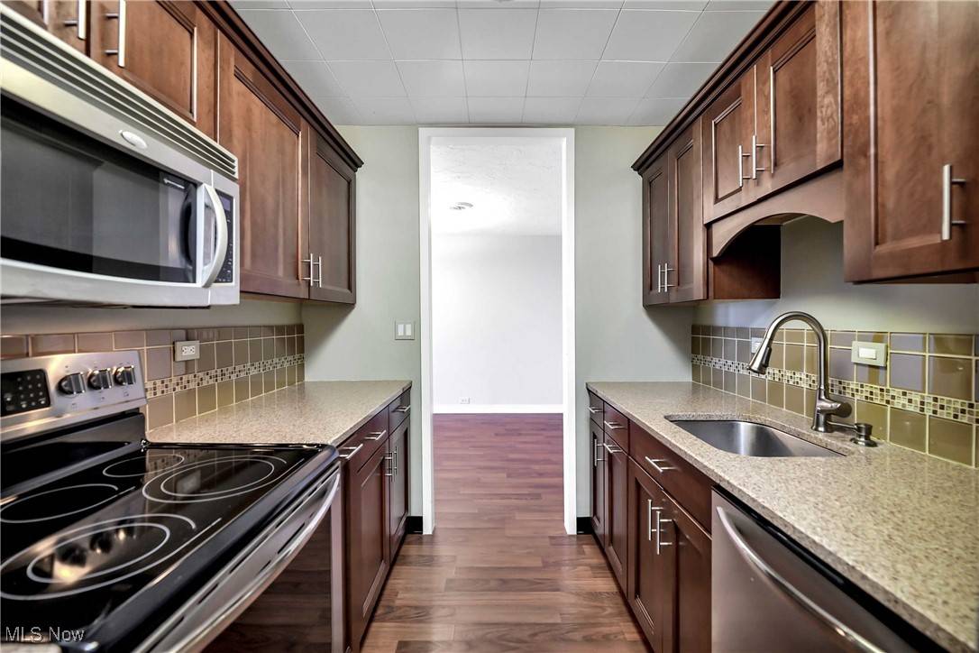 Lakewood, OH 44107,12700 Lake AVE #801