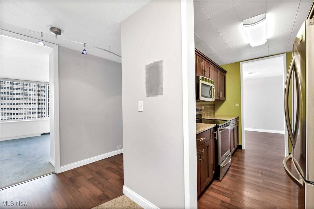 Lakewood, OH 44107,12700 Lake AVE #801
