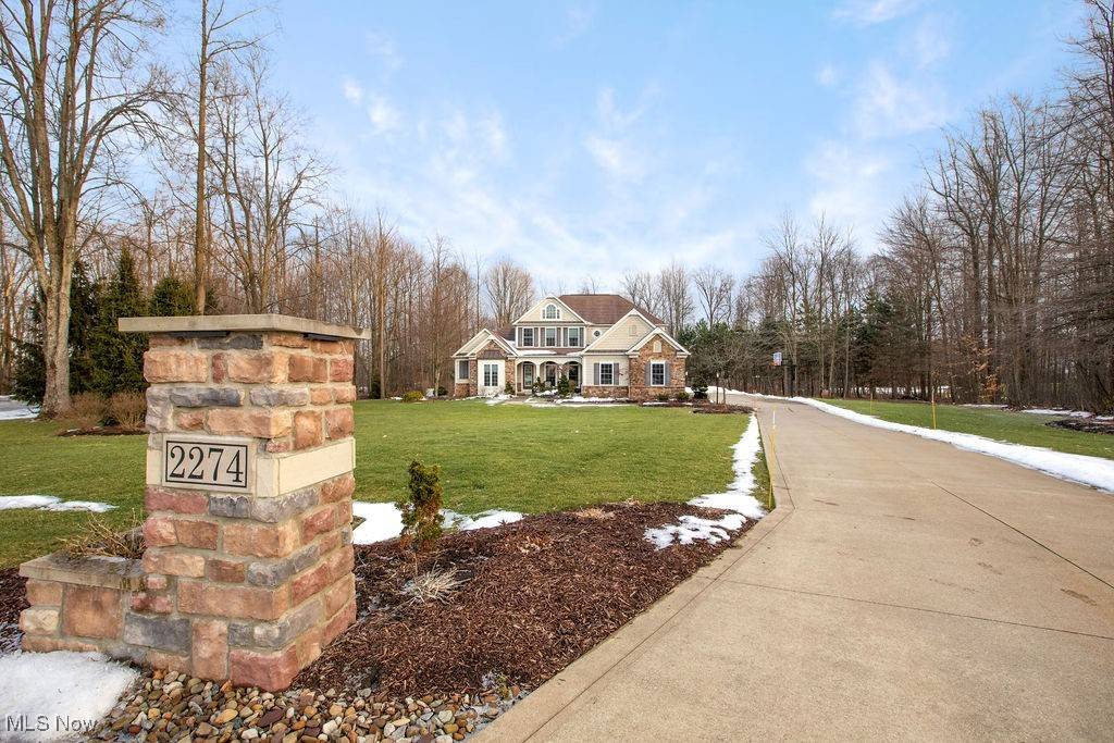Hinckley, OH 44233,2274 Angela Vista DR