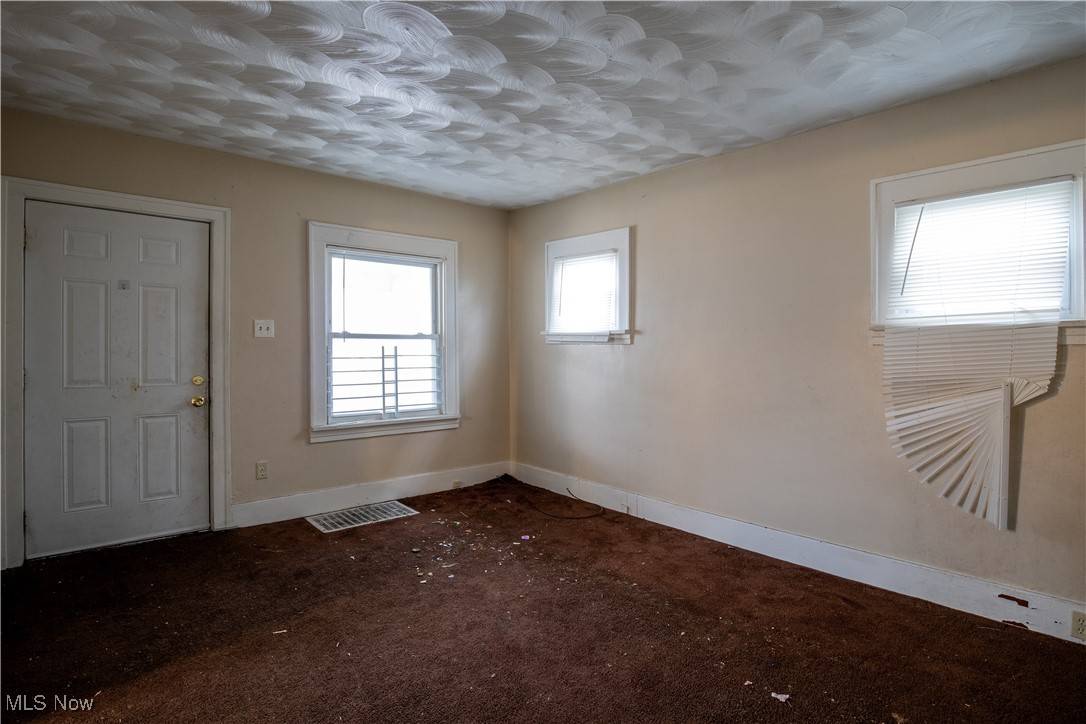 Akron, OH 44306,931 Lovers LN