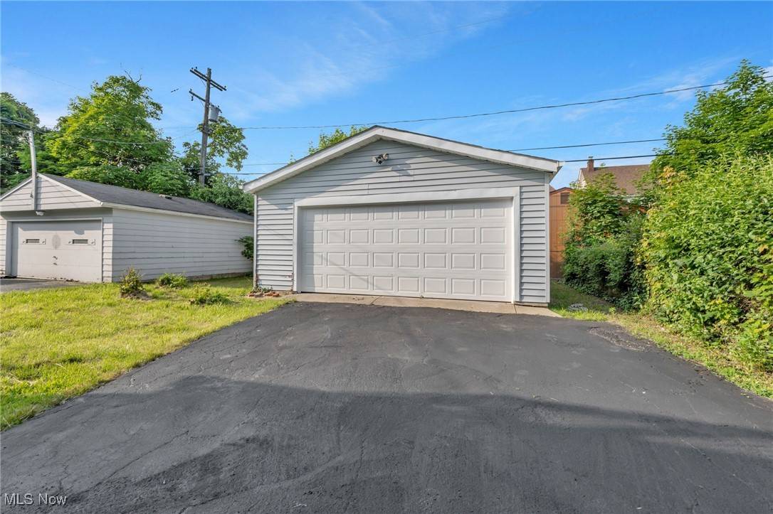 Cleveland Heights, OH 44118,3404 Cedarbrook RD