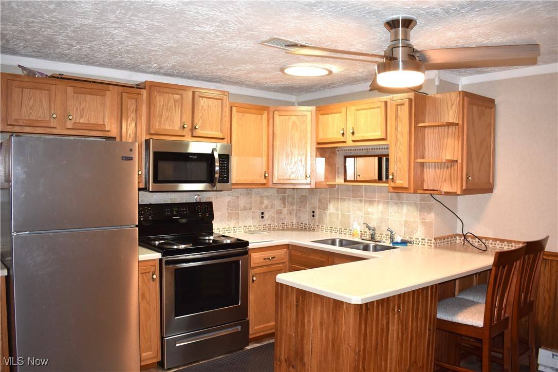 Ashtabula, OH 44004,2071 Dewey RD