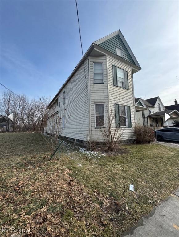 Cleveland, OH 44105,3821 E 55th ST #4